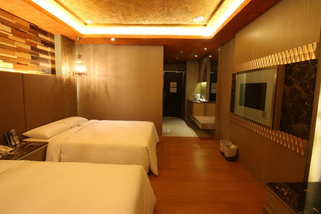 R7 Hotel Kaohsiung Exterior photo