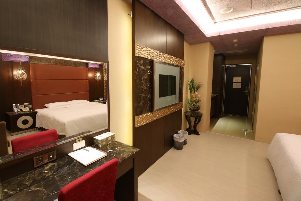 R7 Hotel Kaohsiung Exterior photo