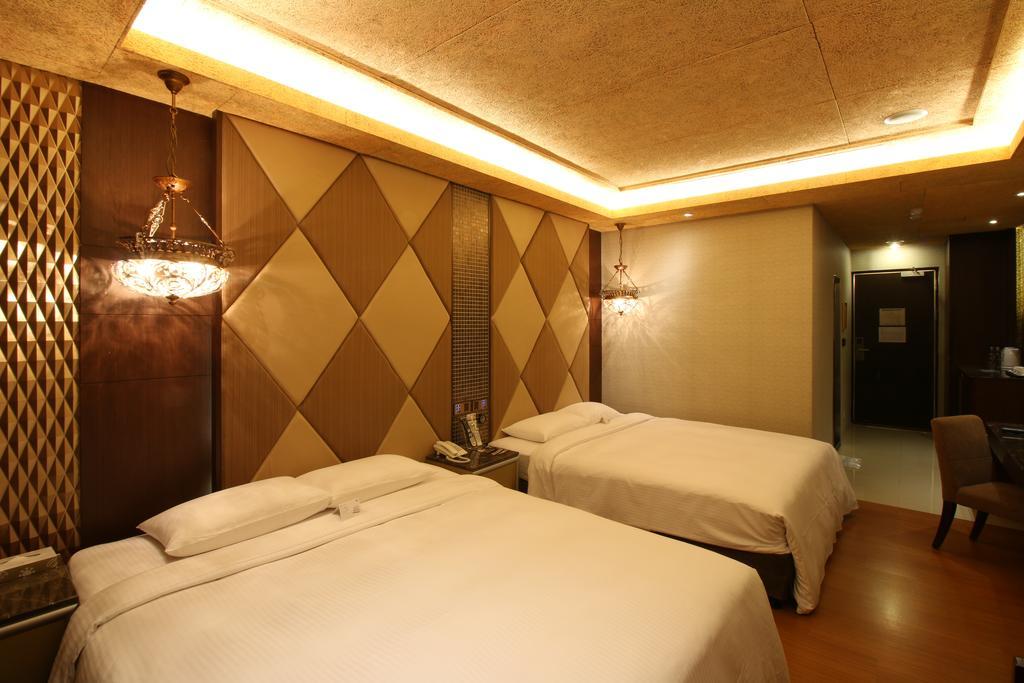 R7 Hotel Kaohsiung Exterior photo