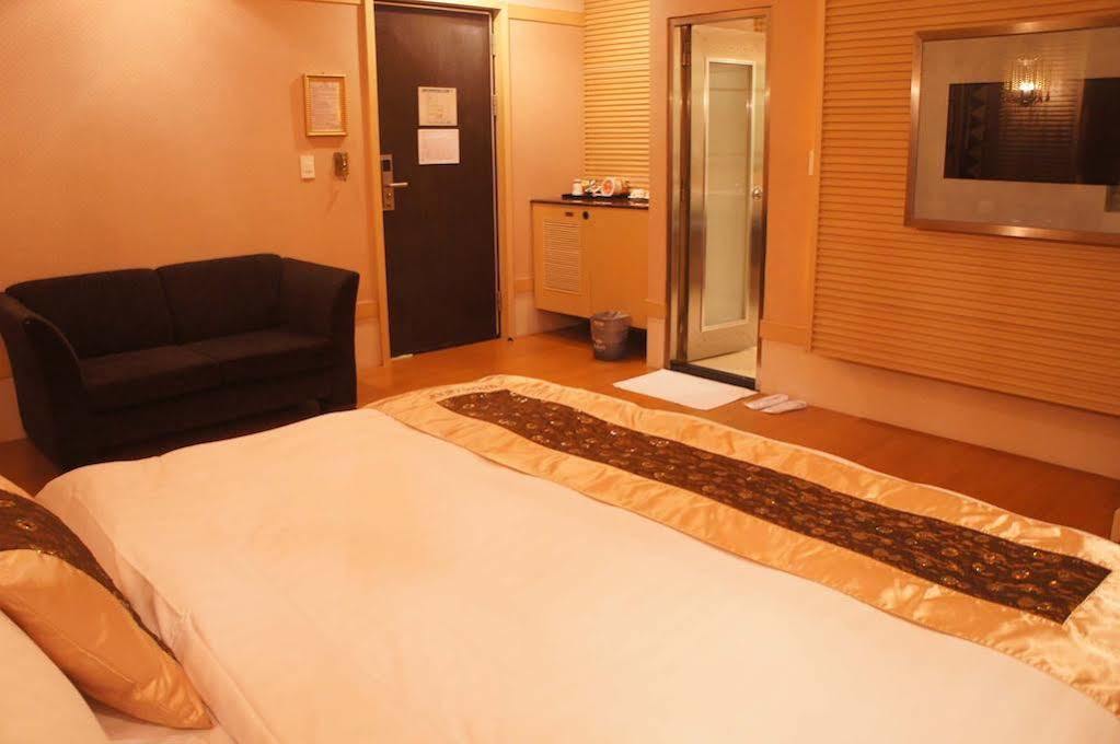 R7 Hotel Kaohsiung Exterior photo